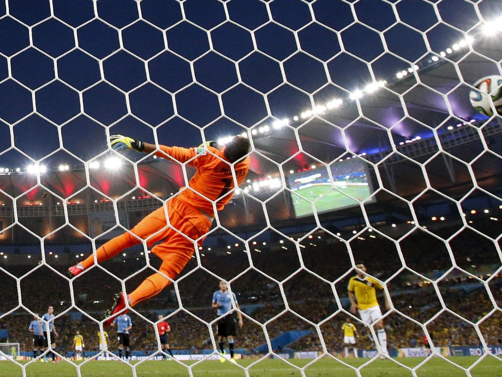 Volleyschuss von James Rodriguez gegen Uruguay zum besten WM-Tor 2014 gewählt.