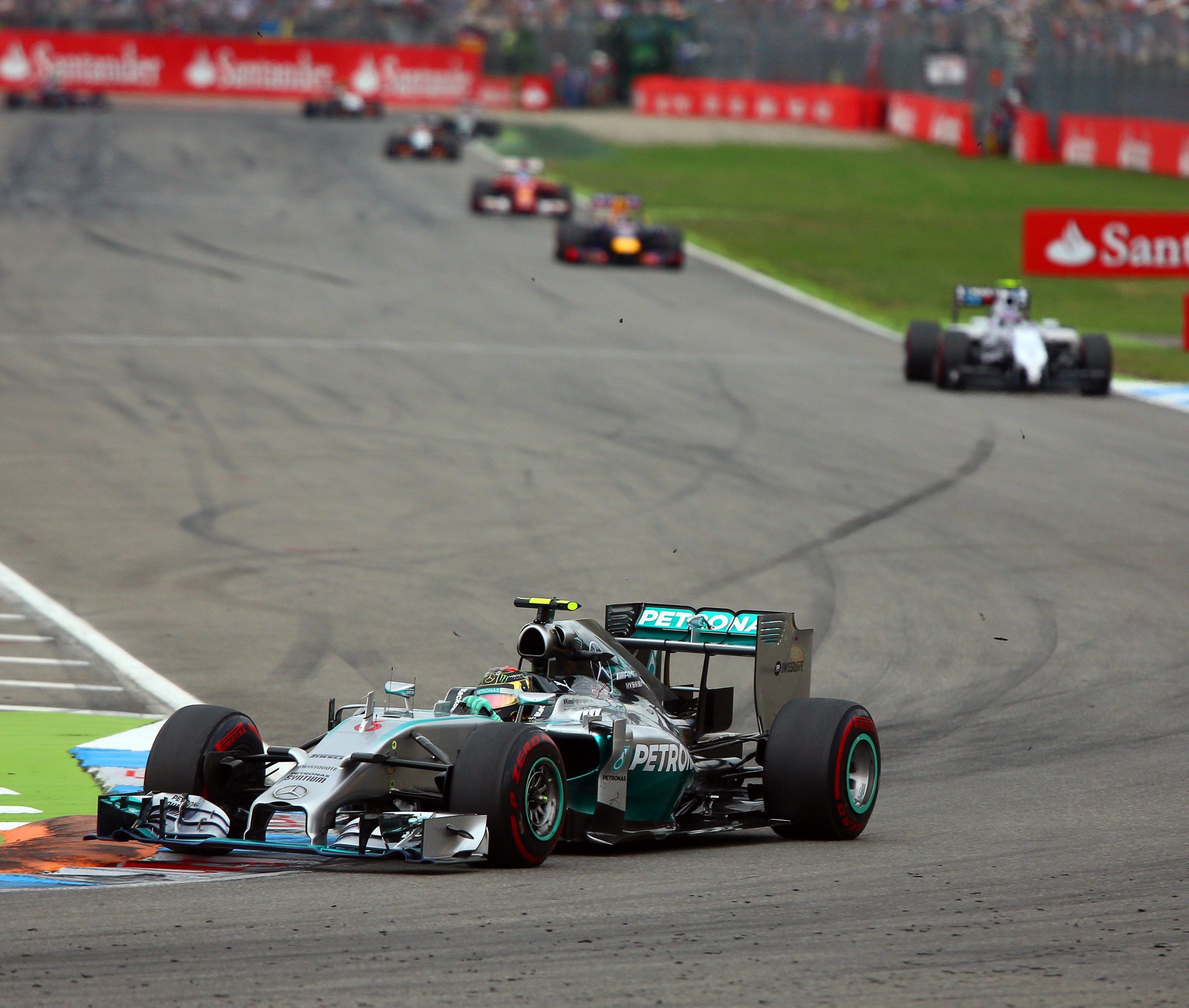 Rosberg siegt - Hamilton nach Startplatz 20 noch Dritter.