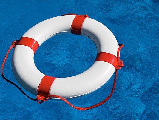 Baden: In einem Thermalbad mussten Geschwister vor dem Ertrinken gerettet werden Baden: In einem Thermalbad mussten Geschwister vor dem Ertrinken gerettet werden