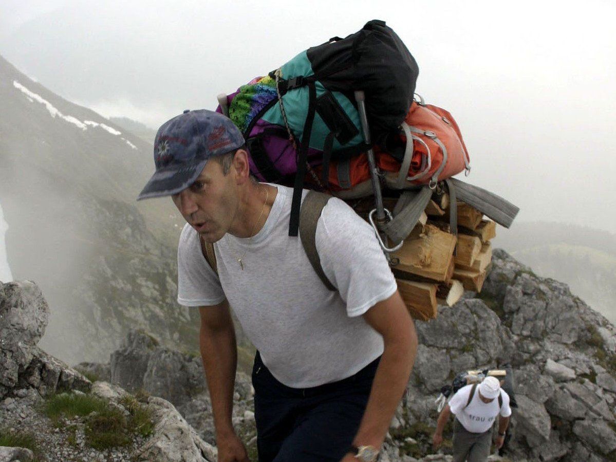 Gut informieren und rechtzeitig umkehren sind der beste Schutz vor Gewitter und Blitzschlag! Gut informieren und rechtzeitig umkehren sind der beste Schutz vor Gewitter und Blitzschlag!