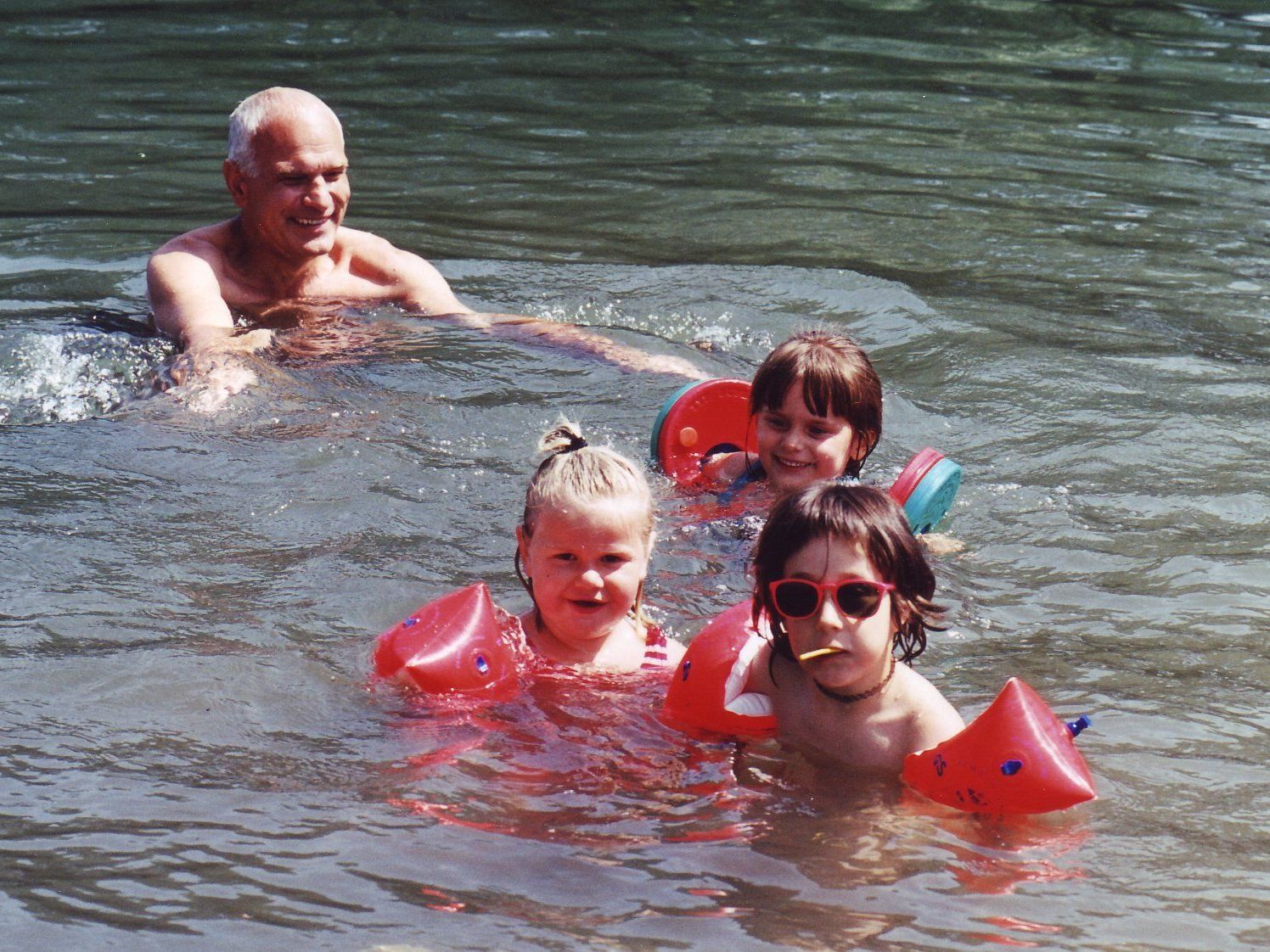 Mehr Sicherheit durch Beachtung einiger Baderegeln. Mehr Sicherheit durch Beachtung einiger Baderegeln.