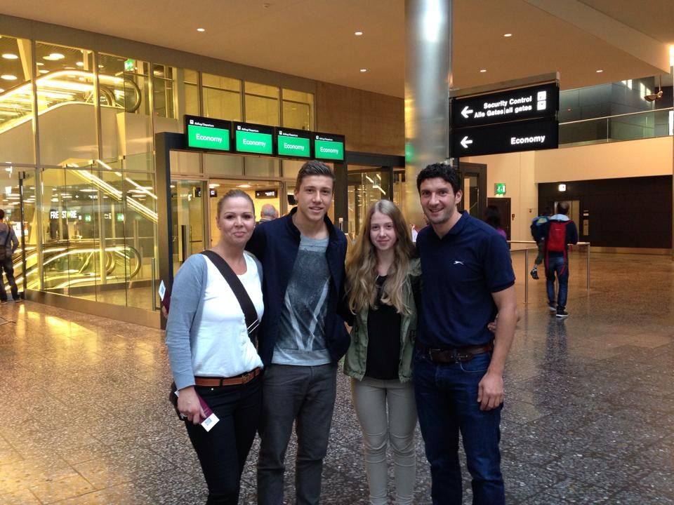 Zusammen mit seiner Familie ist der Dornbirner Anes Omerovic nach Birmingham abgereist. Zusammen mit seiner Familie ist der Dornbirner Anes Omerovic nach Birmingham abgereist.