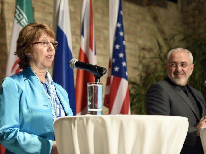 Die Hohe Vertreterin der EU für Außen- und Sicherheitspolitik Catherine Ashton und der iranische Außenminister Javad Zarif.