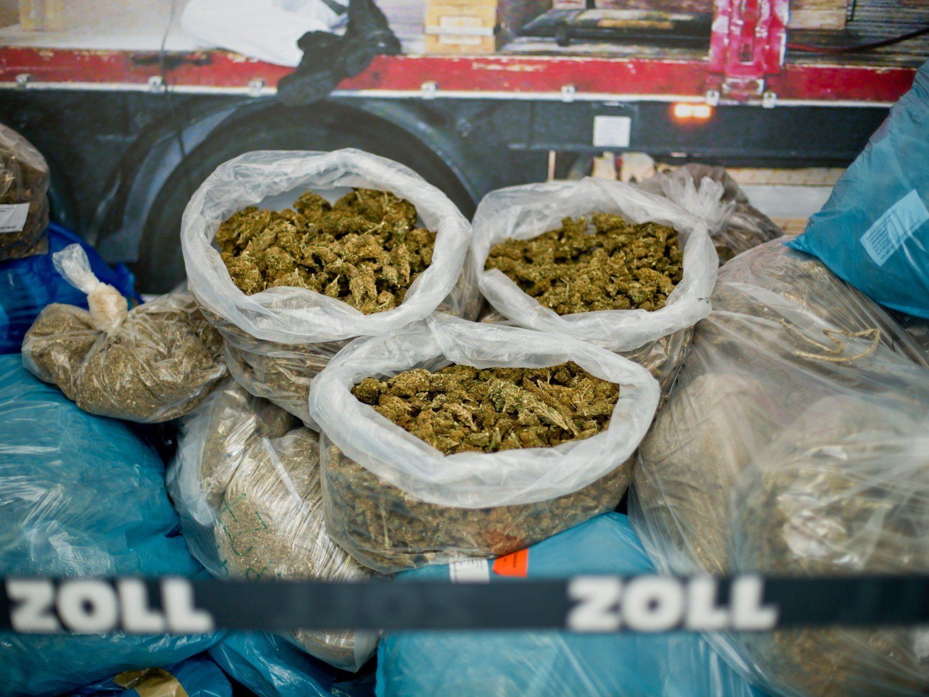 Insgesamt 21 Kilo Marihuana wurden über die Grenze geschmuggelt.