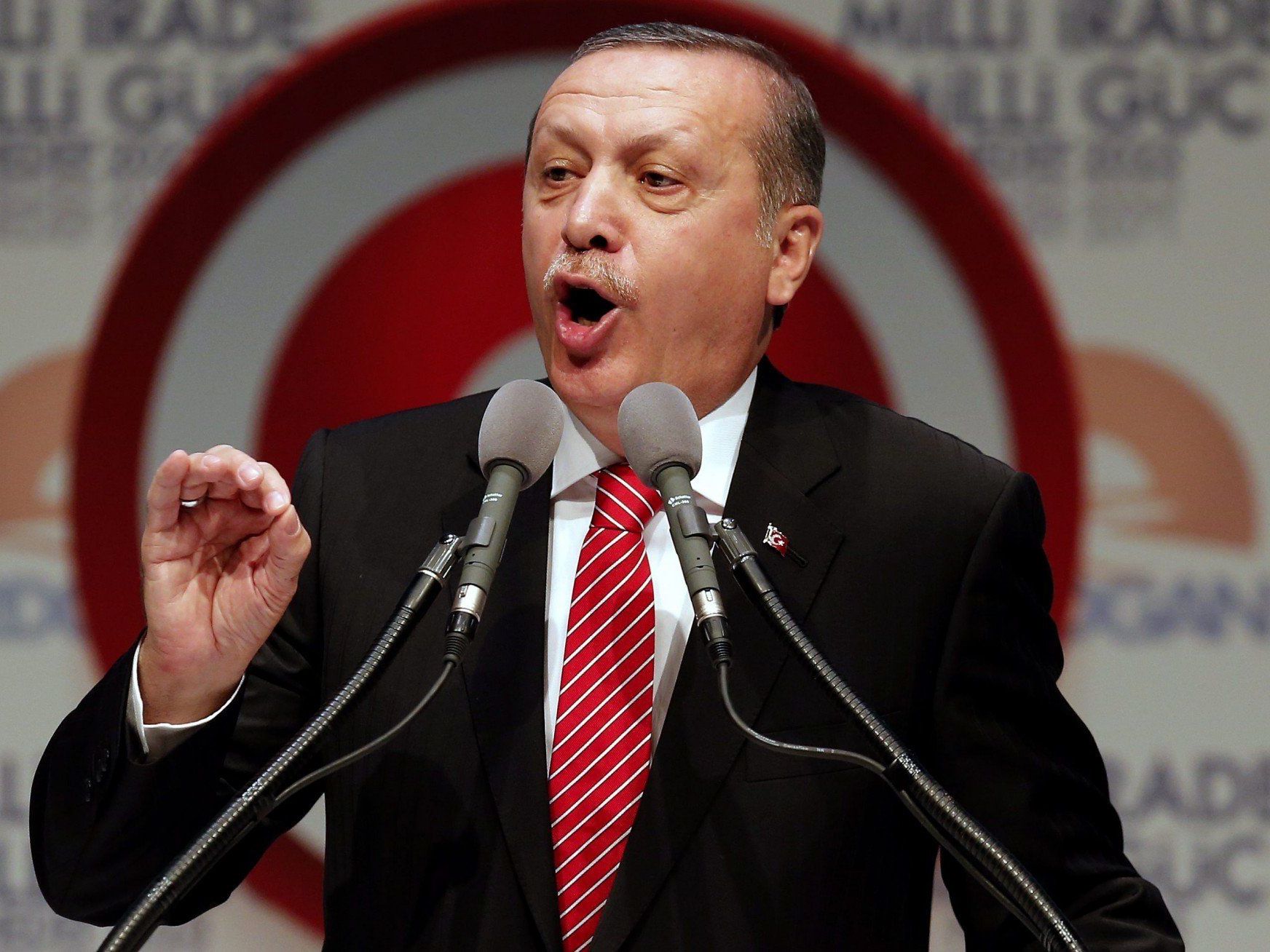 Türkischer Premier wirft Israel "Staatsterror" und UNO völliges Versagen vor. Türkischer Premier wirft Israel "Staatsterror" und UNO völliges Versagen vor.