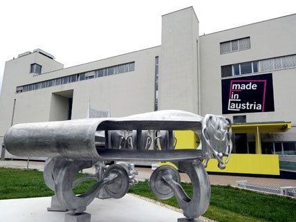 Die Erlaubnis zum Verkauf der Kunstsammlung wurde bereits im April erteilt. Die Erlaubnis zum Verkauf der Kunstsammlung wurde bereits im April erteilt.