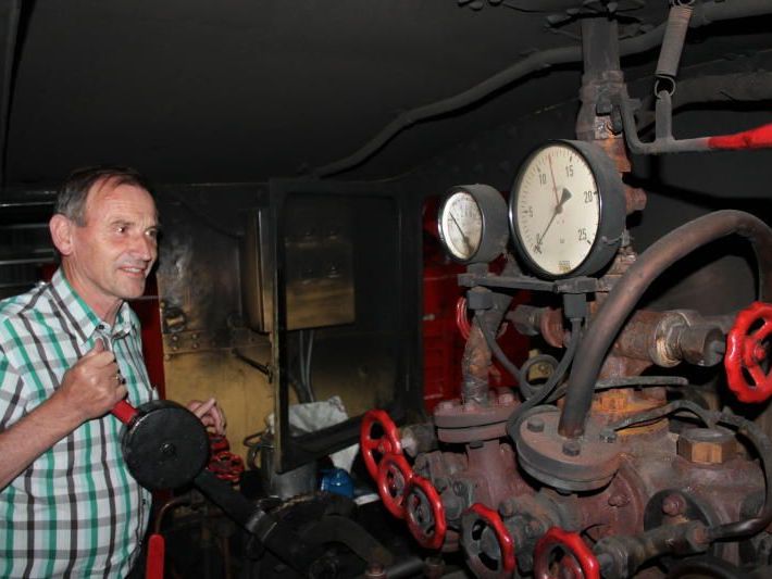 Walter Rüf hat sich seit seinem Engagement als Chef der Museumsbahn-Gesellschaft schon sehr gut in die Materie eingearbeitet. Walter Rüf hat sich seit seinem Engagement als Chef der Museumsbahn-Gesellschaft schon sehr gut in die Materie eingearbeitet.