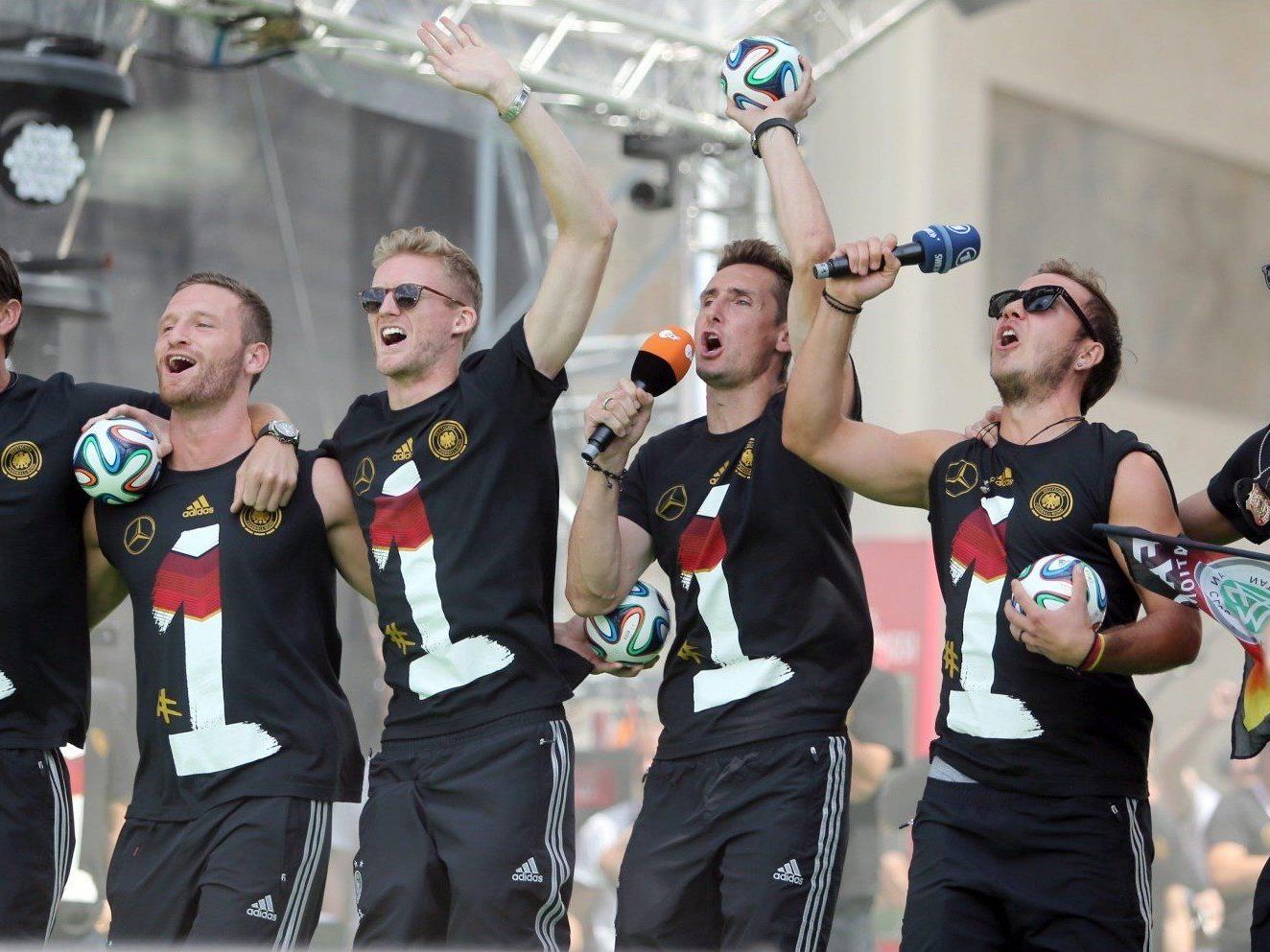 Öffentliche Empörung über "Gaucho-Tanz" von DFB-Spielern nach WM-Sieg.
