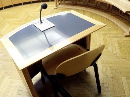 Wegen versuchten Mordes wurde der Angeklagte in Wien verurteilt. Wegen versuchten Mordes wurde der Angeklagte in Wien verurteilt.