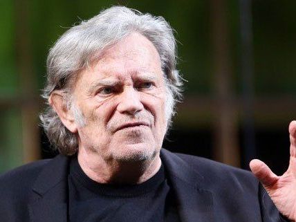 Im Burgtheater will man eine Trauerfeier für Gert Voss abhalten. Im Burgtheater will man eine Trauerfeier für Gert Voss abhalten.