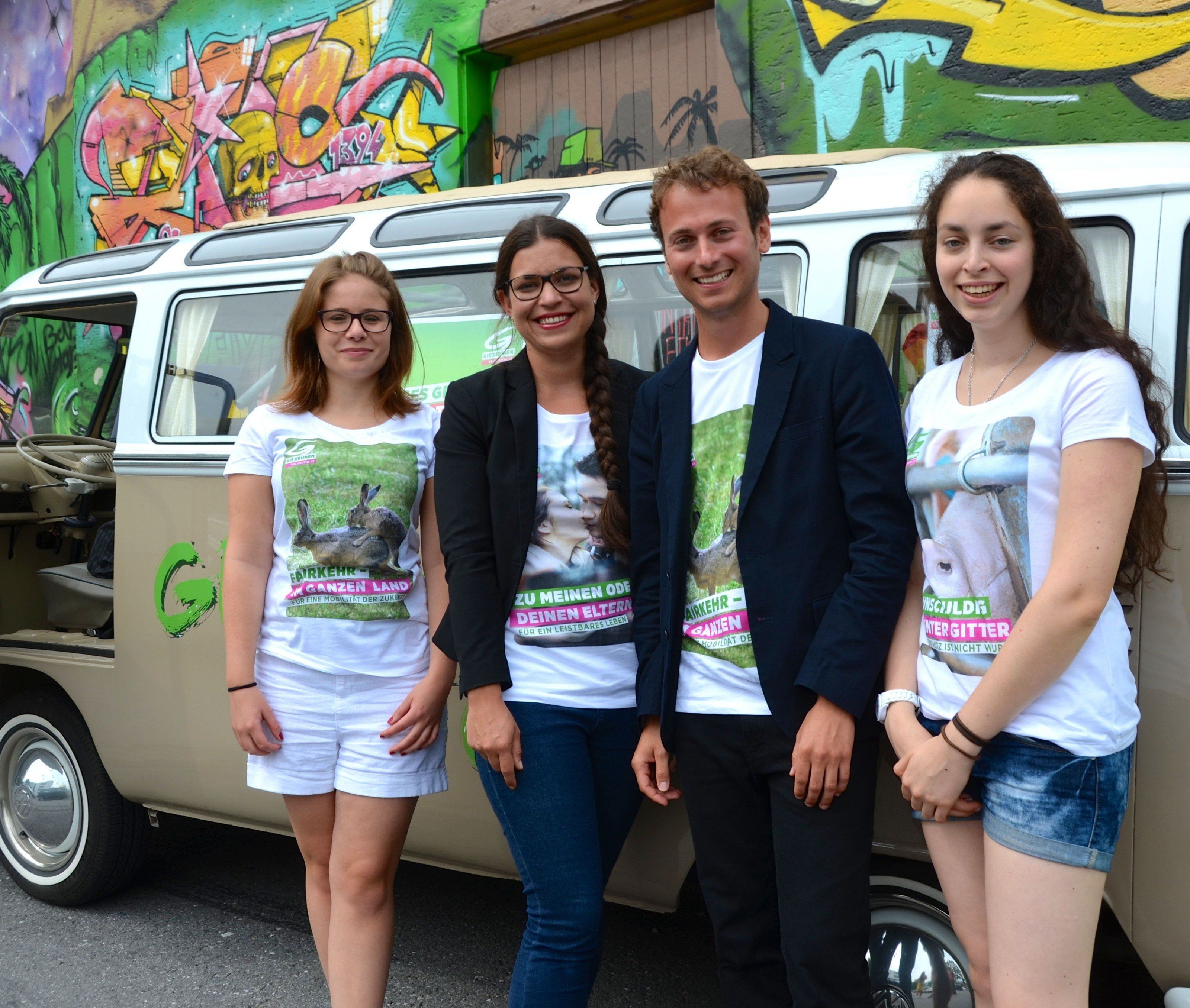 Junge Grüne präsentieren Wahlprogramm und die Junge Grüne Sommertour. Junge Grüne präsentieren Wahlprogramm und die Junge Grüne Sommertour.