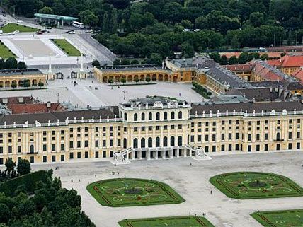 2,87 Millionen Menschen strömten in Kaiserresidenz. 2,87 Millionen Menschen strömten in Kaiserresidenz.