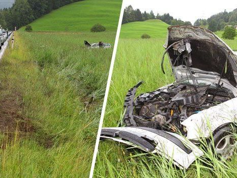 Der Pkw kam erst nach 61 Metern zum Stillstand. Der Pkw kam erst nach 61 Metern zum Stillstand.