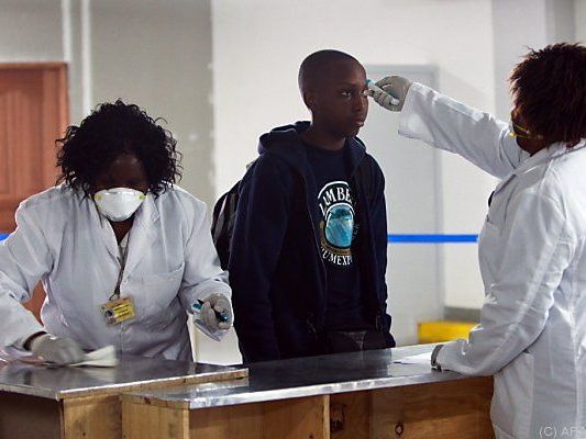 Schulen bleiben bis zum 13. Oktober geschlossen Schulen bleiben bis zum 13. Oktober geschlossen