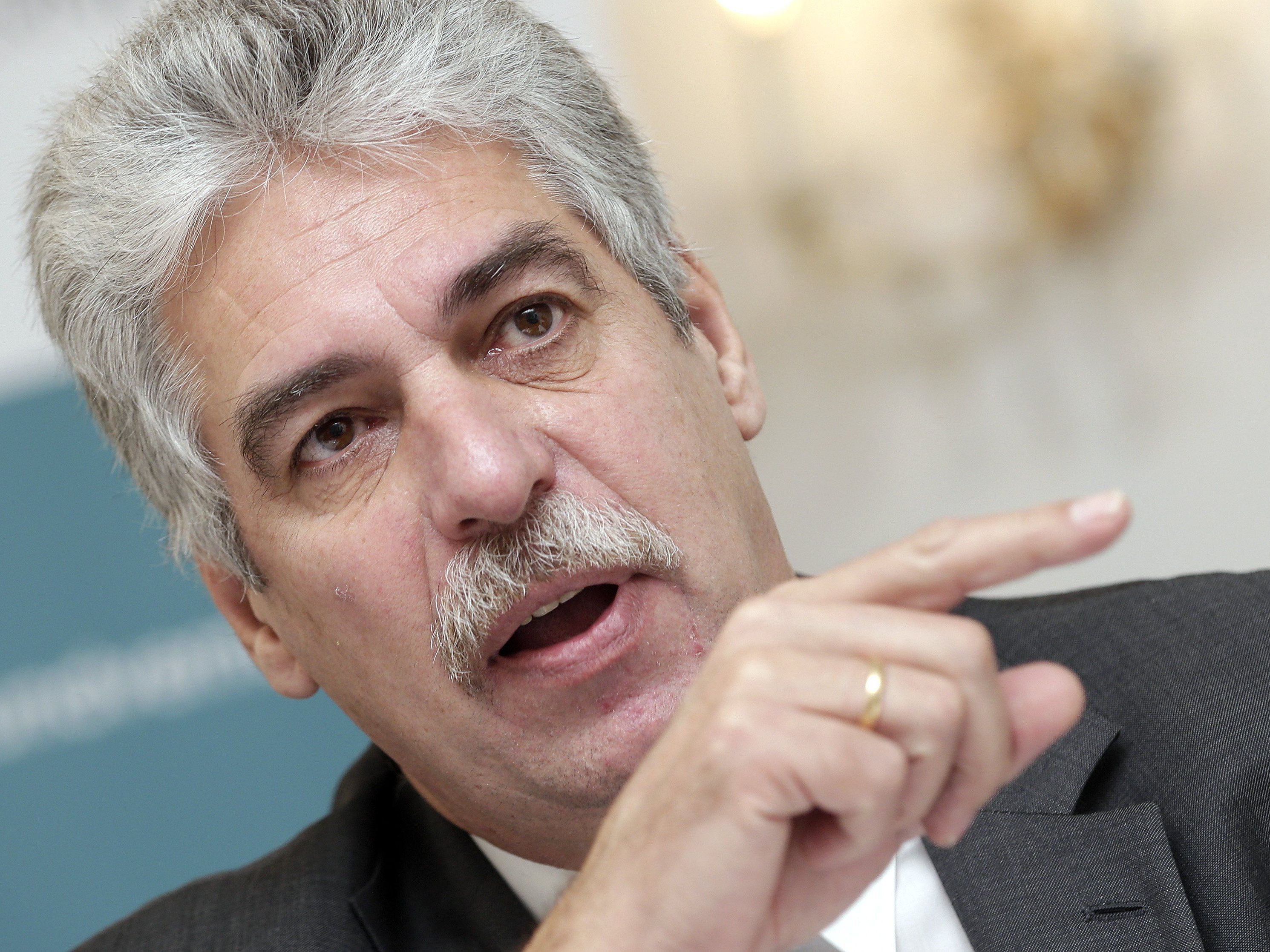Mitterlehner offenbar für Hauptverbandspräsident Schelling als Finanzminister. Mitterlehner offenbar für Hauptverbandspräsident Schelling als Finanzminister.