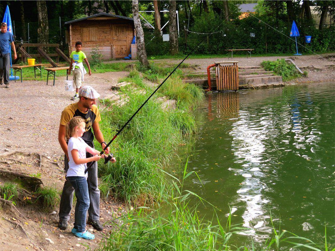 Besonders Väter mit ihren Kindern freuen sich, in Meiningen fischen gehen zu können