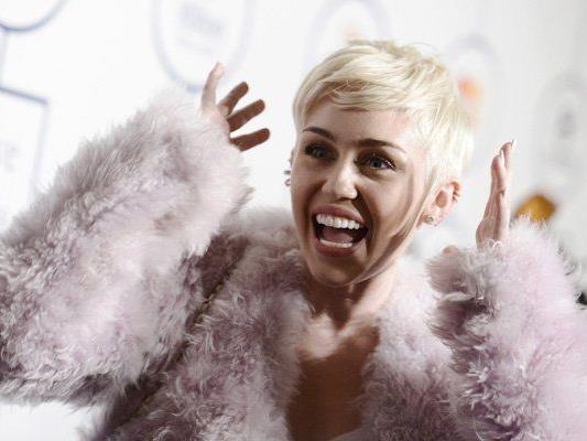 Wer Miley Cyrus daten will muss erst einen "Liebesvertrag" unterschreiben. Wer Miley Cyrus daten will muss erst einen "Liebesvertrag" unterschreiben.