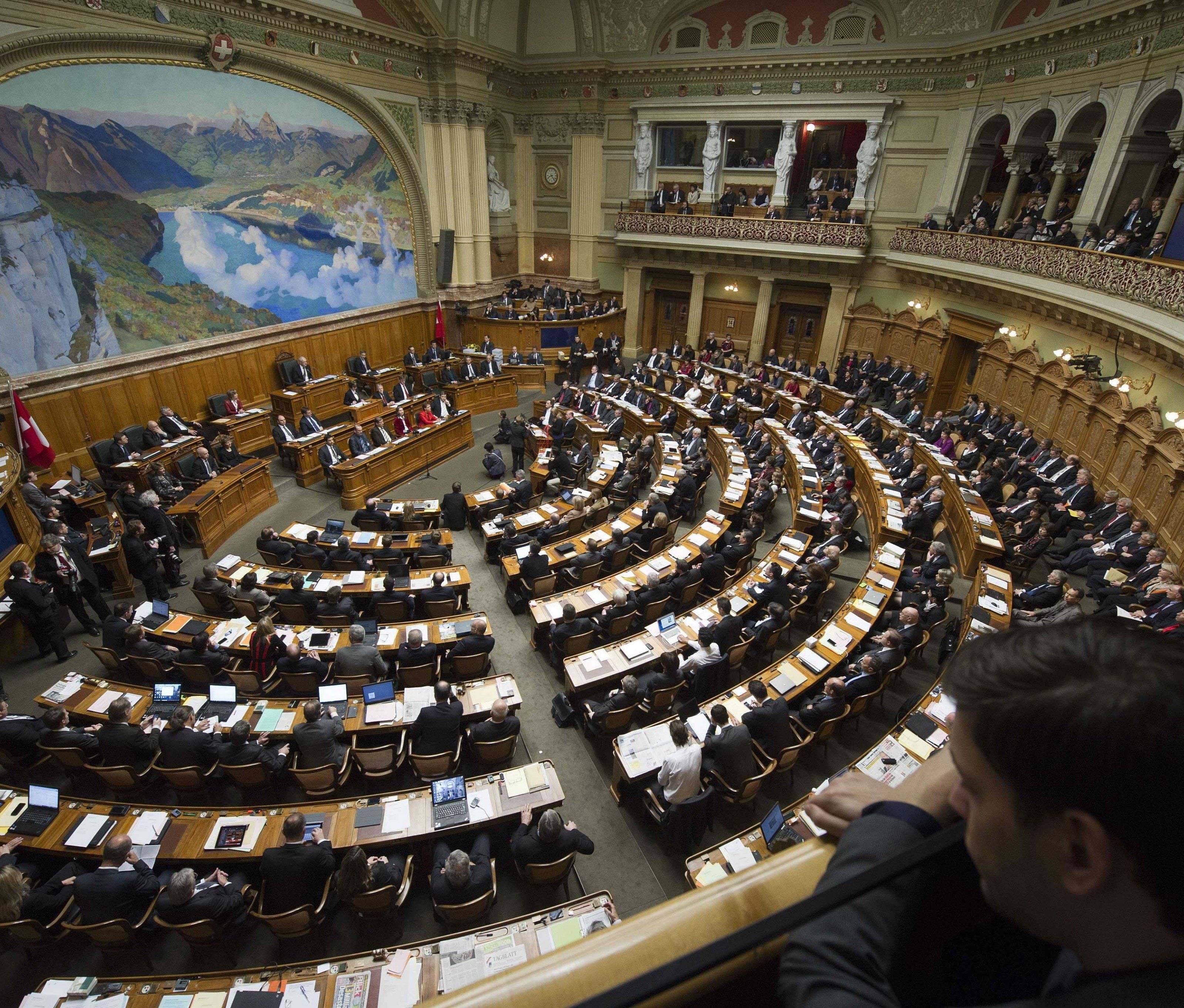 Das Bundeshaus in Bern ist Sitz des Schweizer Parlaments.