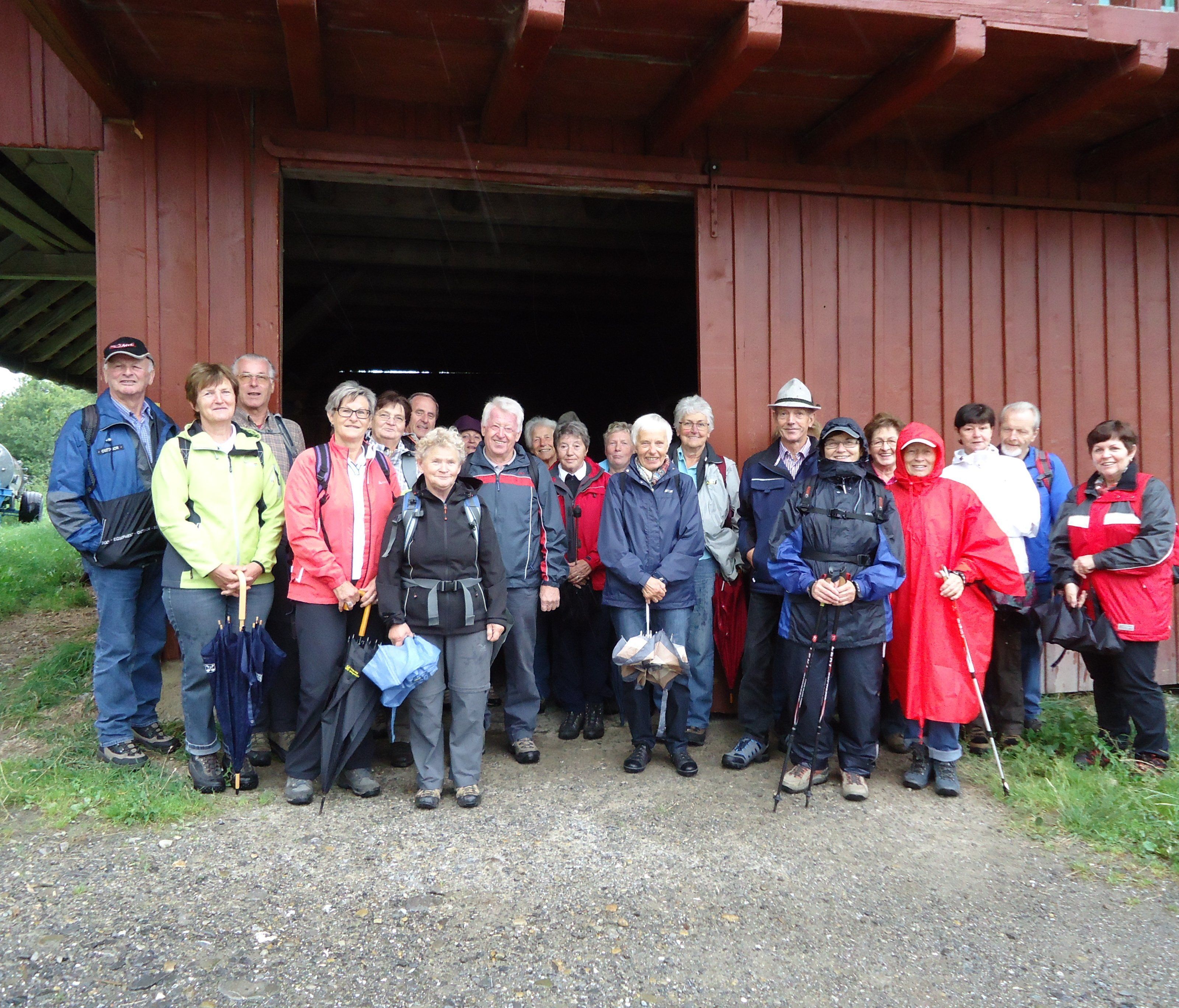 Die wetterfesten Wanderer des PV Vorderwald unterwegs auf den Pfänder Die wetterfesten Wanderer des PV Vorderwald unterwegs auf den Pfänder