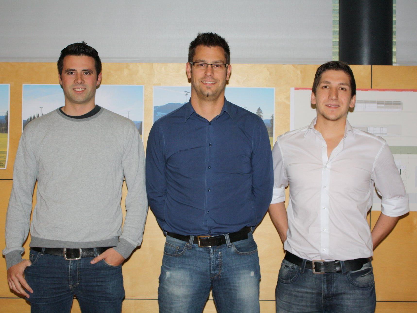 Die Obmänner des FC Lingenau, Otto Fehr, Gregor Singer und Philipp Steurer, freuen sich über das gelungene Projekt.