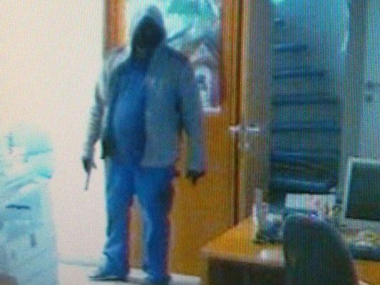 Bankraub in Kemmelbach: Der gesuchte Mann Bankraub in Kemmelbach: Der gesuchte Mann