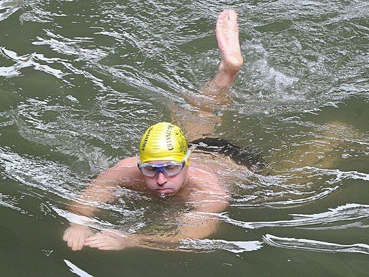 Josef Köberl (Bild) wollte als erster Österreicher den Ärmelkanal durchschwimmen - gelungen ist dies nun jedoch Anton Floh Josef Köberl (Bild) wollte als erster Österreicher den Ärmelkanal durchschwimmen - gelungen ist dies nun jedoch Anton Floh