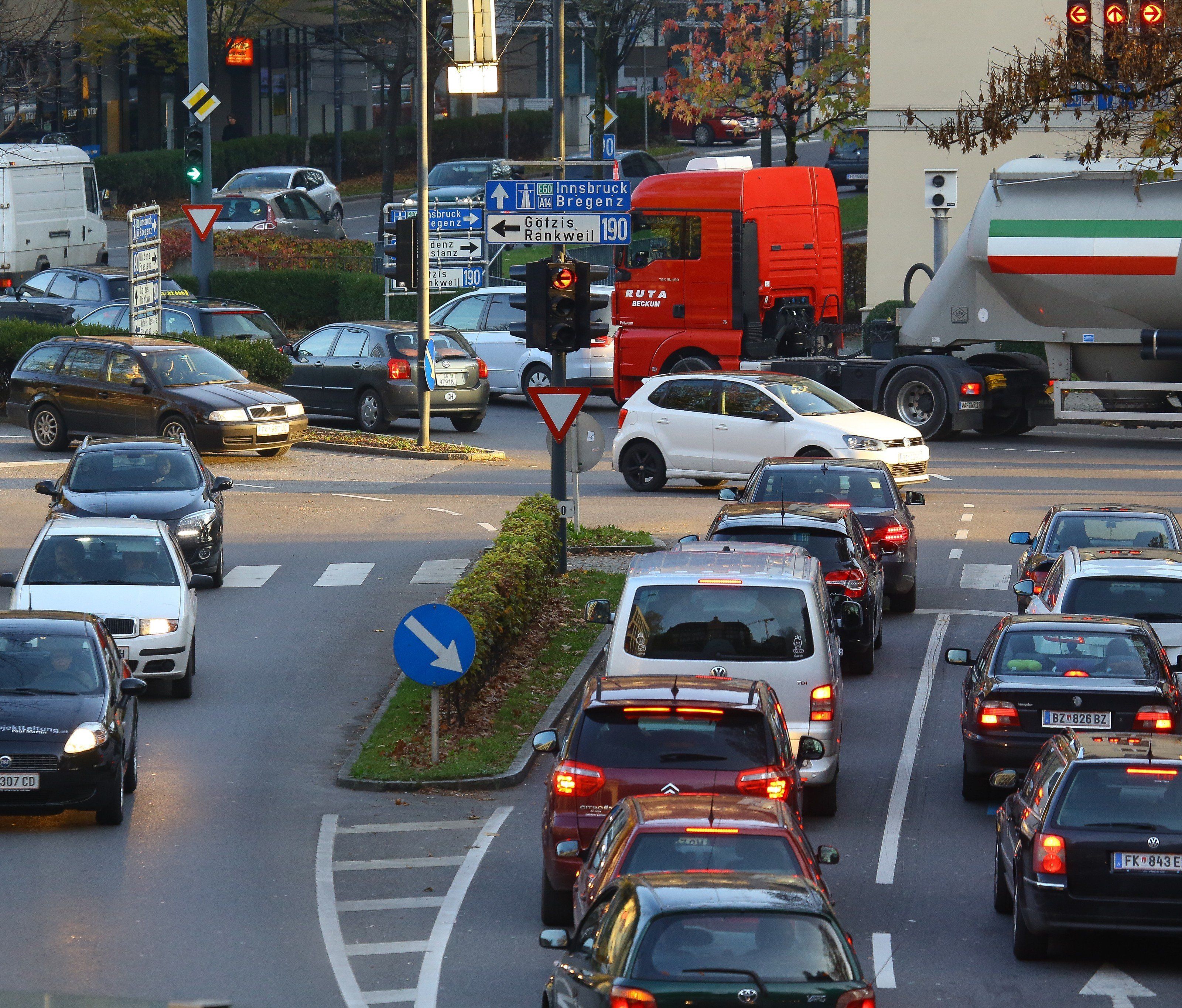 Die Bärenkreuzung in Feldkirch soll durch eine Tunnelspinne entlastet werden. Den Grünen ist das Projekt suspekt. Die Bärenkreuzung in Feldkirch soll durch eine Tunnelspinne entlastet werden. Den Grünen ist das Projekt suspekt.