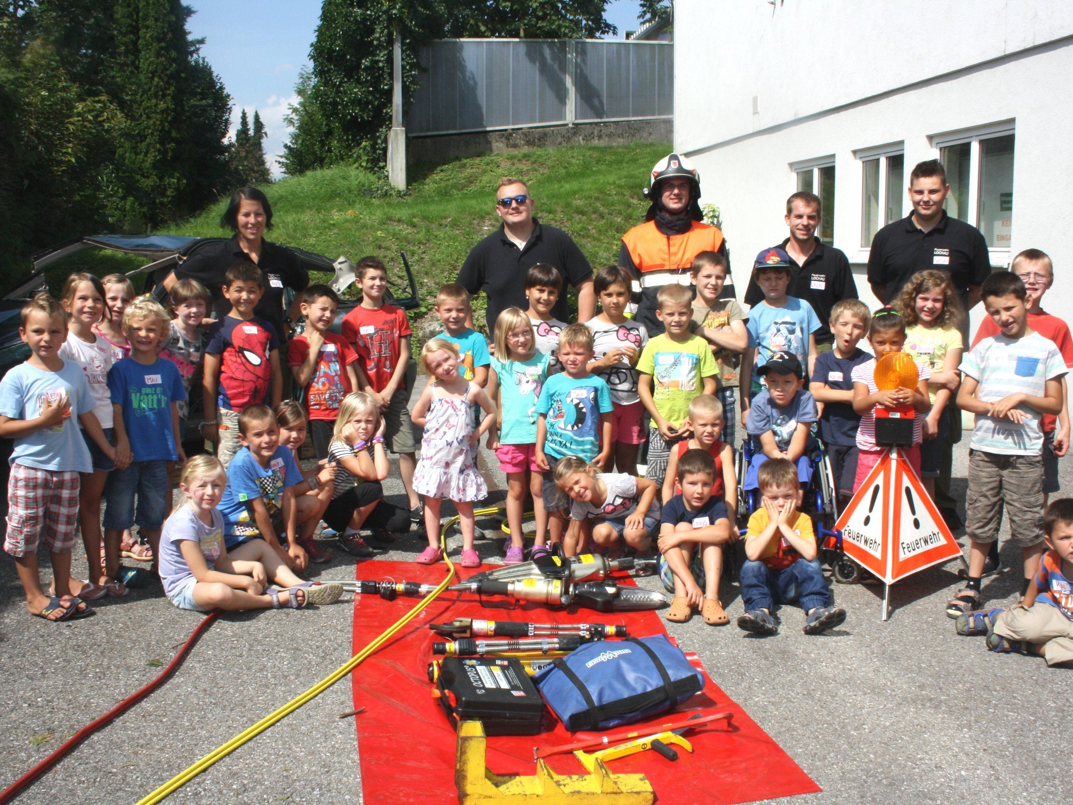 „Leiblachtaler Ferienprogramm 2014“: Der Nachmittag bei der Lochauer Feuerwehr war für alle Kinder ein tolles und aufregendes Erlebnis.