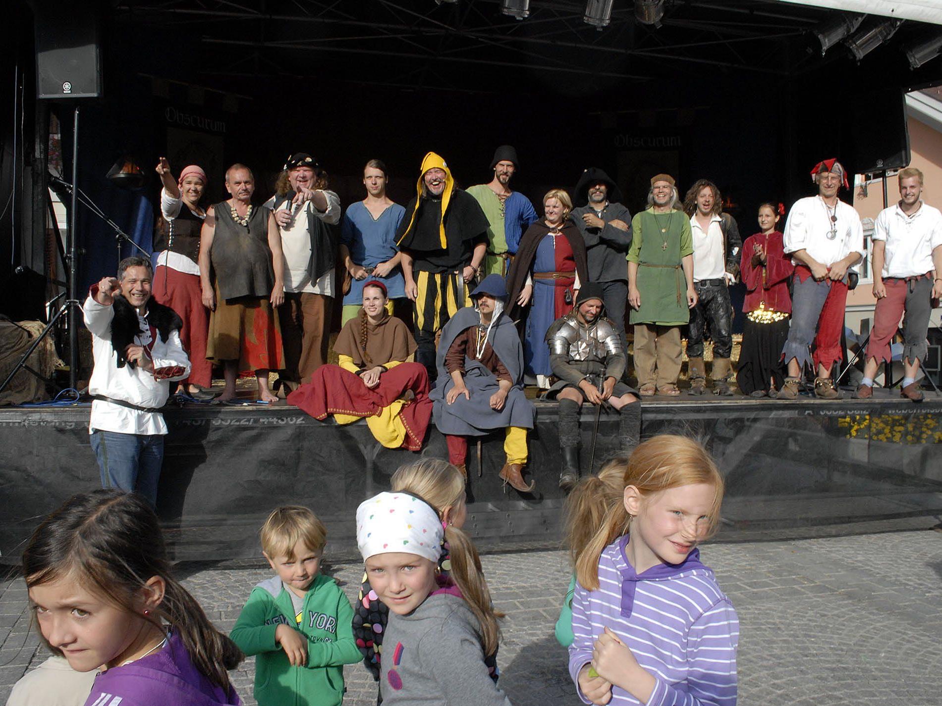 Beim 4. Mittelaltermarkt Montafon in Schruns sprachen Künstler, Händler und Besucher von Wetterglück.