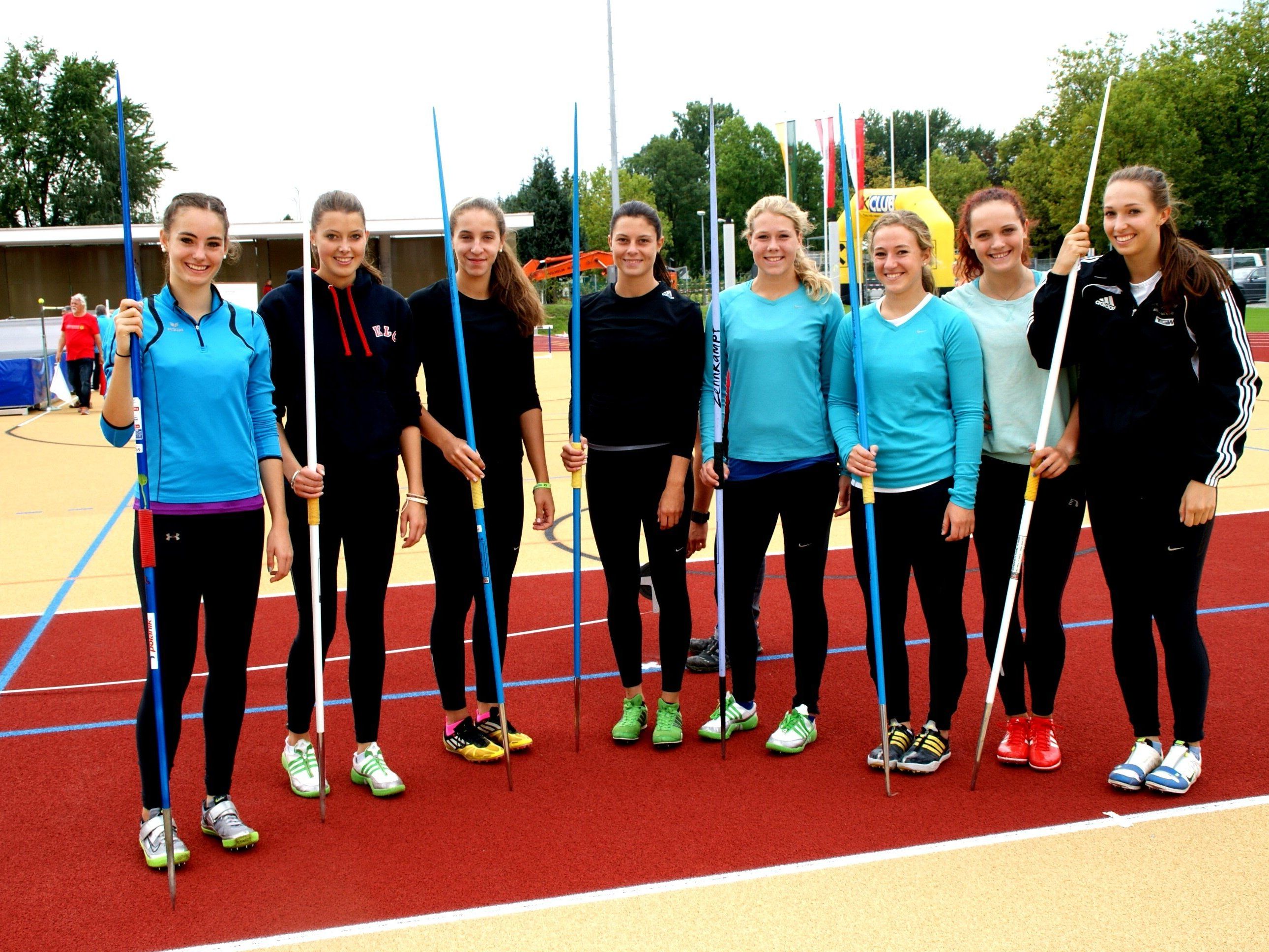 Die Speerwerferinnen sind bereit Die Speerwerferinnen sind bereit