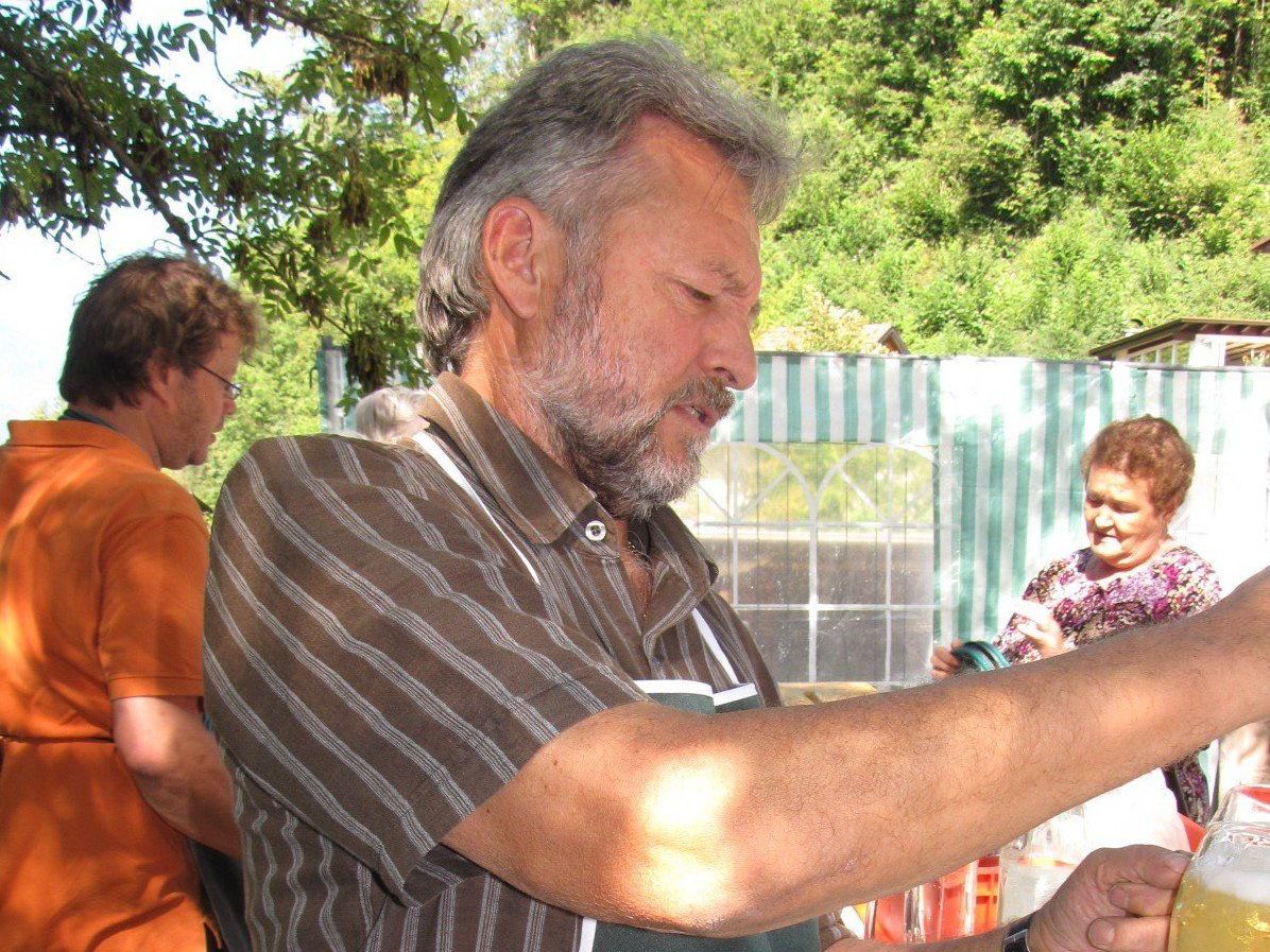 „Frühschoppen im Bongert“ mit Zapfmeister Walter am 12. August ab 10 Uhr. „Frühschoppen im Bongert“ mit Zapfmeister Walter am 12. August ab 10 Uhr.