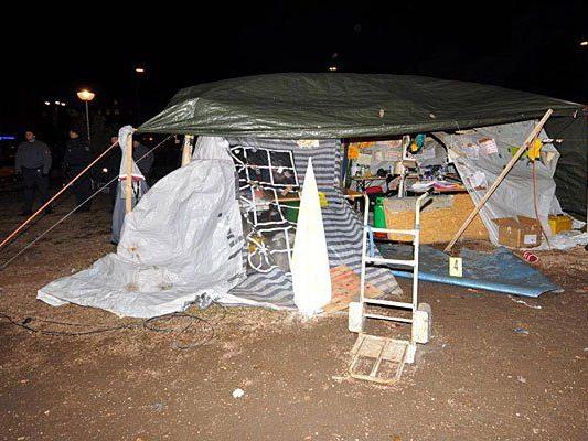 Vor der Wiener Votivkirche schlugen Flüchtlinge 2012 selbst Zelte auf