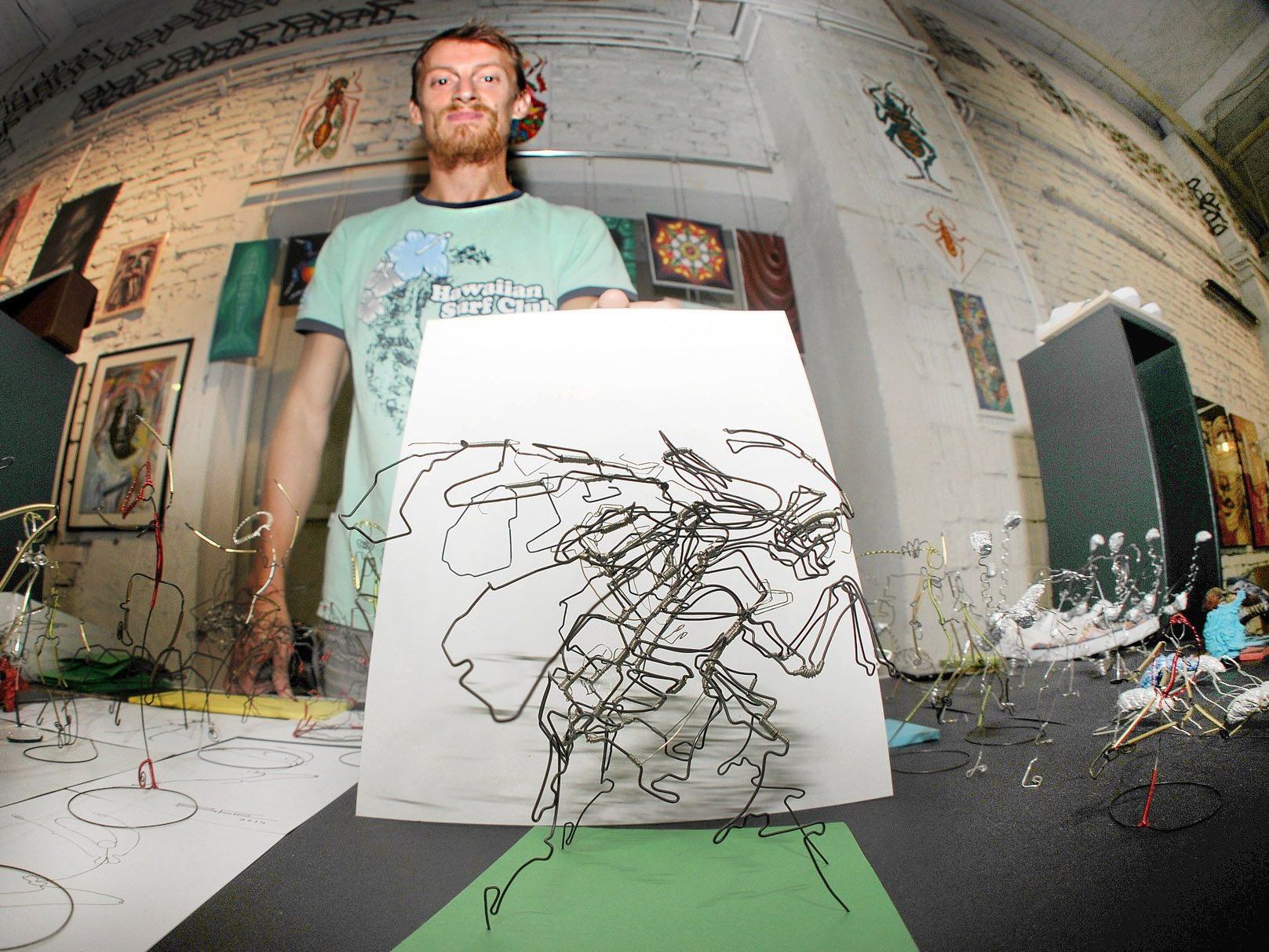 Perfekt geformte Drahtkunst mit Pablo Conwireing, Bregenz, bei BazArt in Hard Perfekt geformte Drahtkunst mit Pablo Conwireing, Bregenz, bei BazArt in Hard