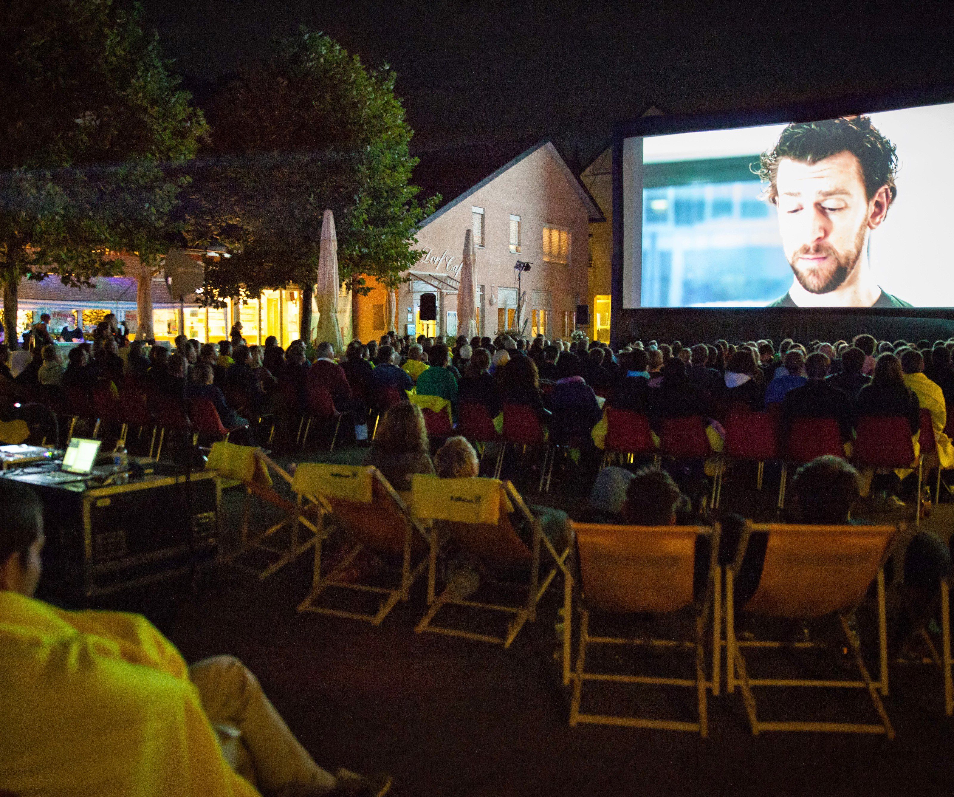 Aus 617 Filmeinreichungen aus 53 Ländern liefen 34 fabelhafte Filme im Alpinale-Wettbewerb. Aus 617 Filmeinreichungen aus 53 Ländern liefen 34 fabelhafte Filme im Alpinale-Wettbewerb.