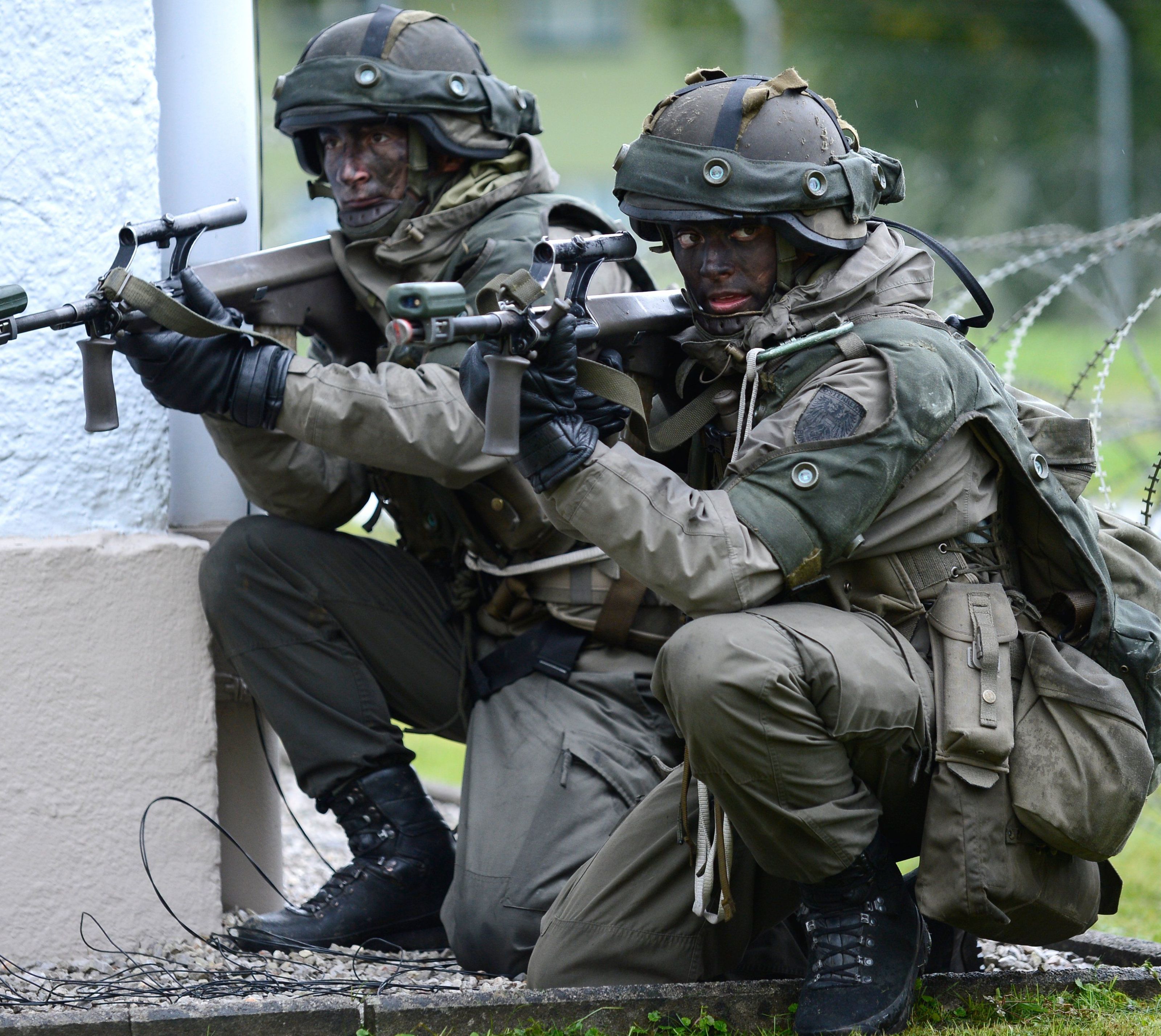 Erneute Debatte ums Heer. Erneute Debatte ums Heer.