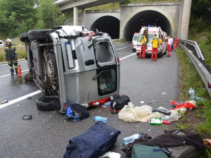 Schwerer Verkehrsunfall am Samstag. Schwerer Verkehrsunfall am Samstag.