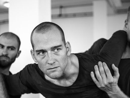 Die Performer Andi Xhuma, Hannes Langolf und IanGarside. Die Performer Andi Xhuma, Hannes Langolf und IanGarside.