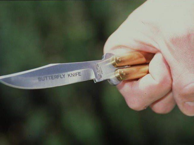 Mit einem Messer in der Hand jagte 15-Jähriger seinen Kontrahenten.