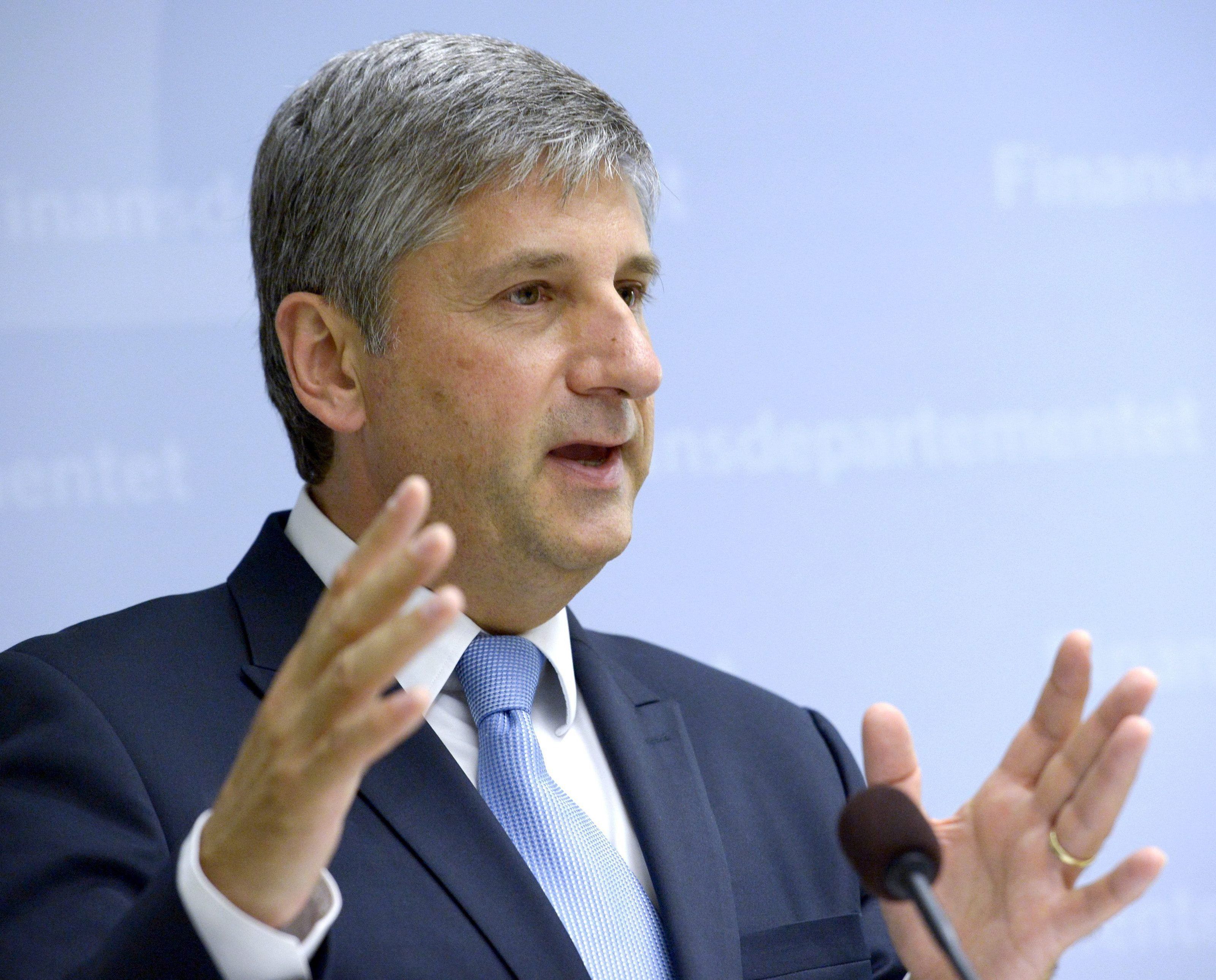 Michael Spindelegger ist von allen Ämtern zurückgetreten. Michael Spindelegger ist von allen Ämtern zurückgetreten.