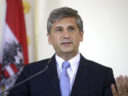 Vizekanzler Michael Spindelegger tritt von allen Ämtern zurück Vizekanzler Michael Spindelegger tritt von allen Ämtern zurück