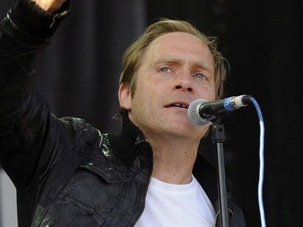 Singer-Songwriter Thees Uhlmann gibt sich am Waves Vienna die Ehre. Singer-Songwriter Thees Uhlmann gibt sich am Waves Vienna die Ehre.