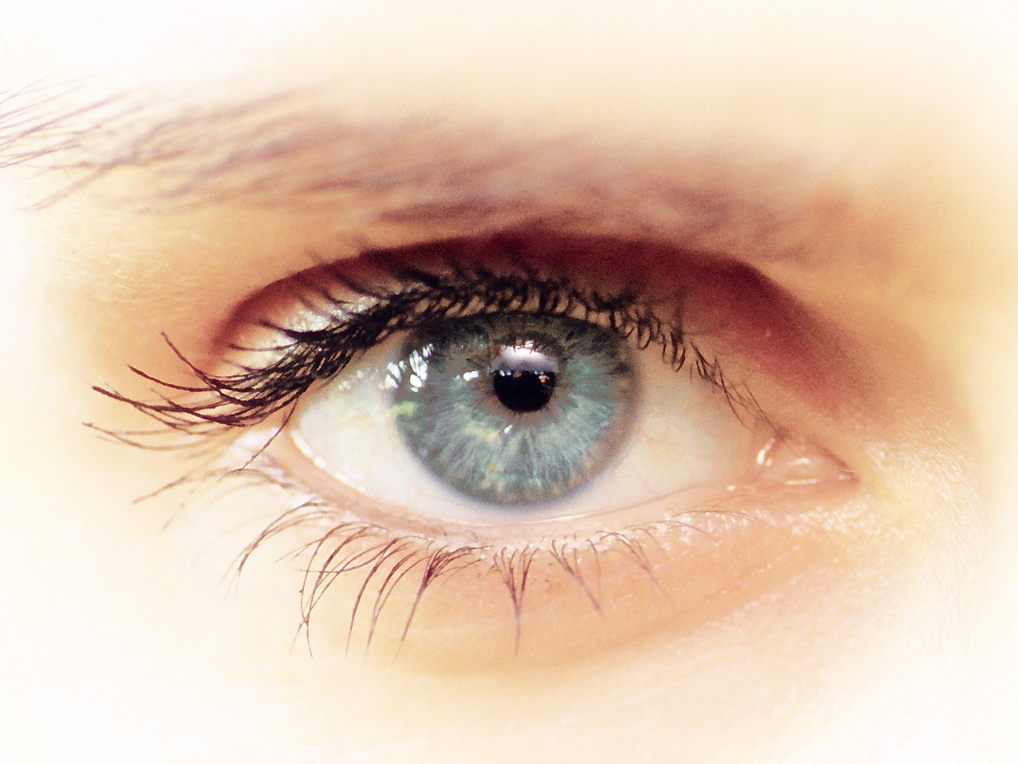 Menschen mit blauen Augen werden offenbar als attraktiver und intelligenter angesehen.