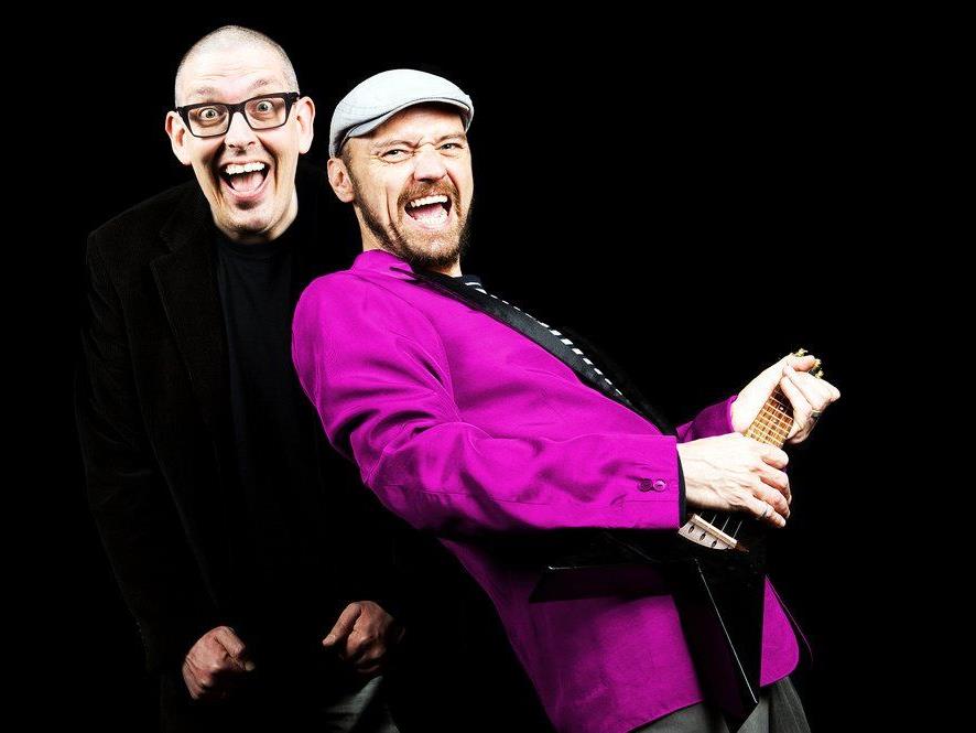 Die Gebrüder Moped mit ihrem neuen Kabarett-Programm "Tellerrandtango" Die Gebrüder Moped mit ihrem neuen Kabarett-Programm "Tellerrandtango"