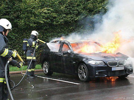 Gasflaschen explodierten in neuem BMW
