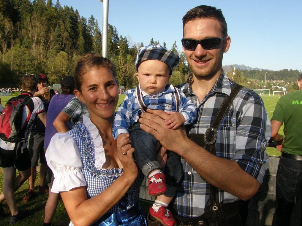 Eishockeylegende Gabriel Pohl mit Familie.