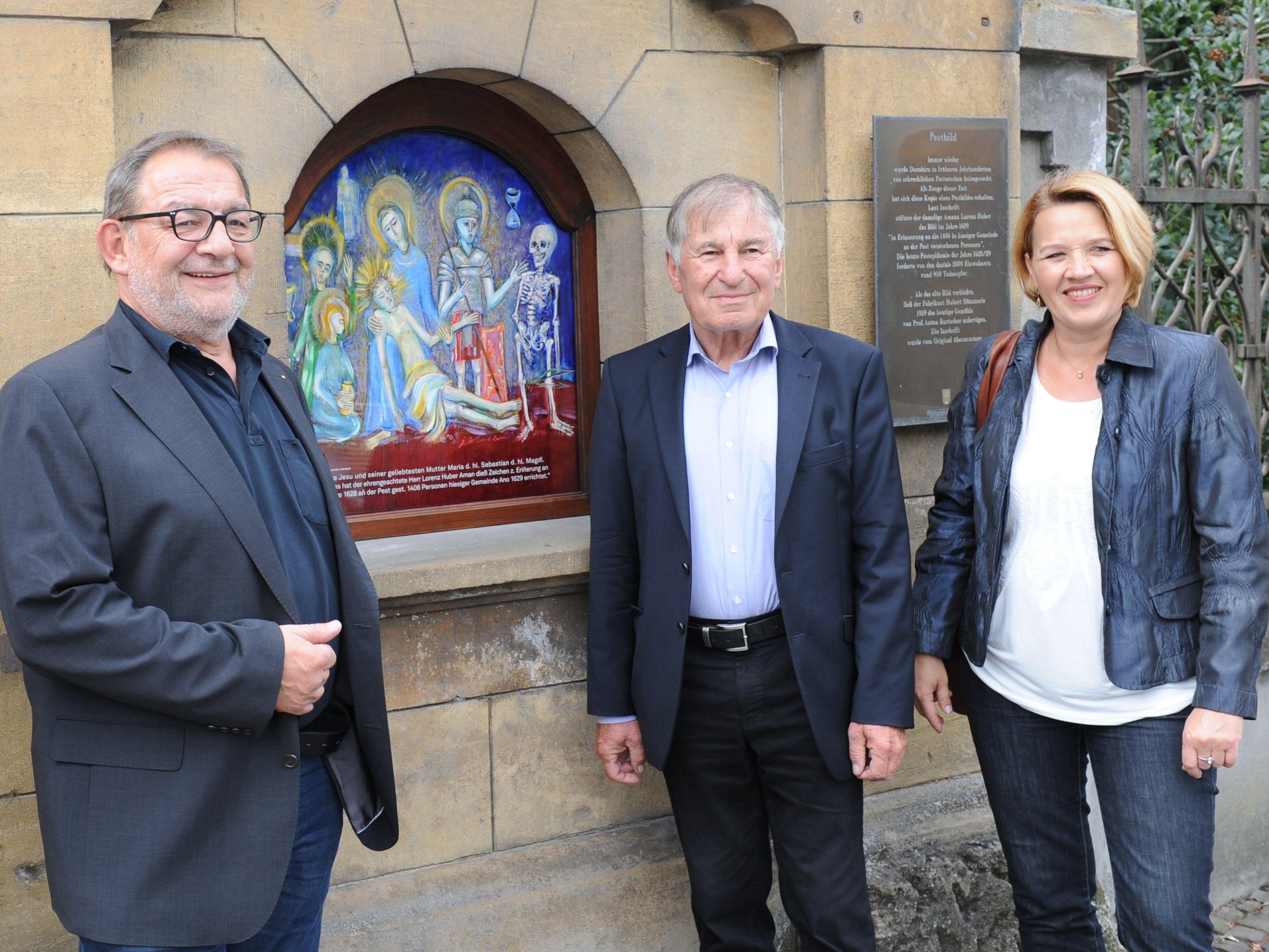 Am 18. September wurde das von Prof. Gerhard Winkler neu gestaltete Pestbild im Oberdorf angebracht.