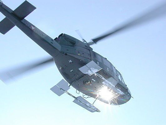 Mit dem Agusta Bell 212-Hubschrauber ging es ins AKH Wien Mit dem Agusta Bell 212-Hubschrauber ging es ins AKH Wien