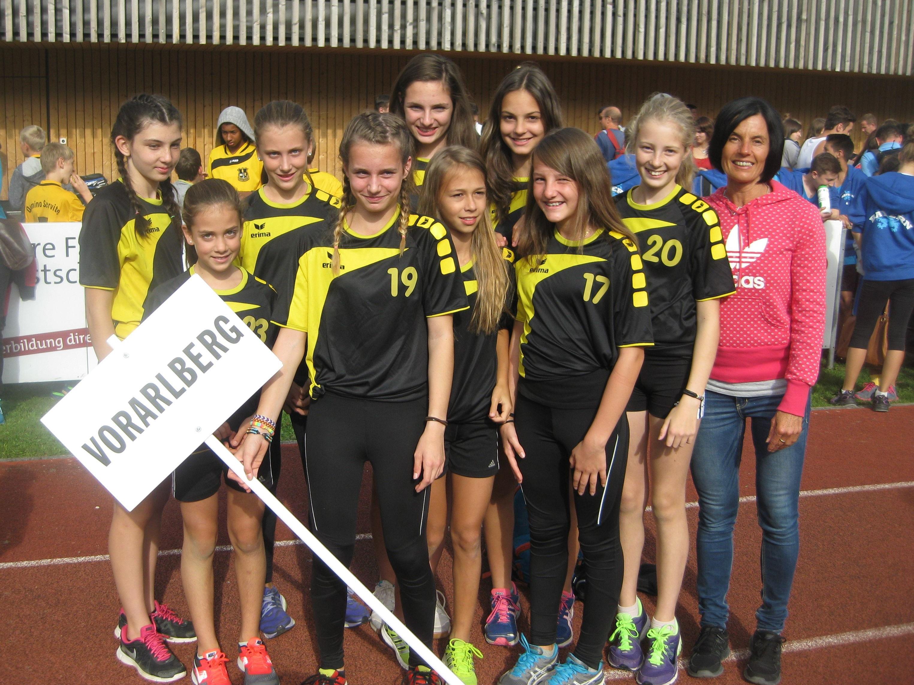 Gute Leistung der Mädchen des BG Lustenau beim Leichtathletik-Dreikampf in der Schweiz.