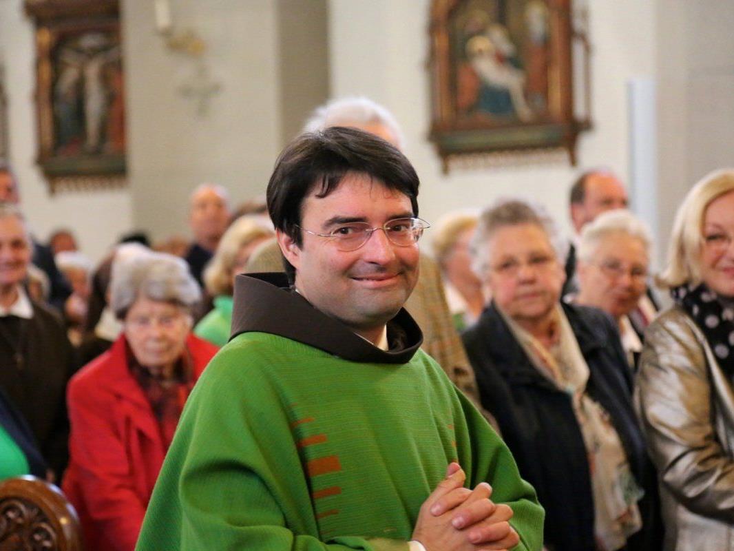 Pater Mag. Gottfried Wegleitner wurde von der Pfarrgemeinde herzlich aufgenommen.