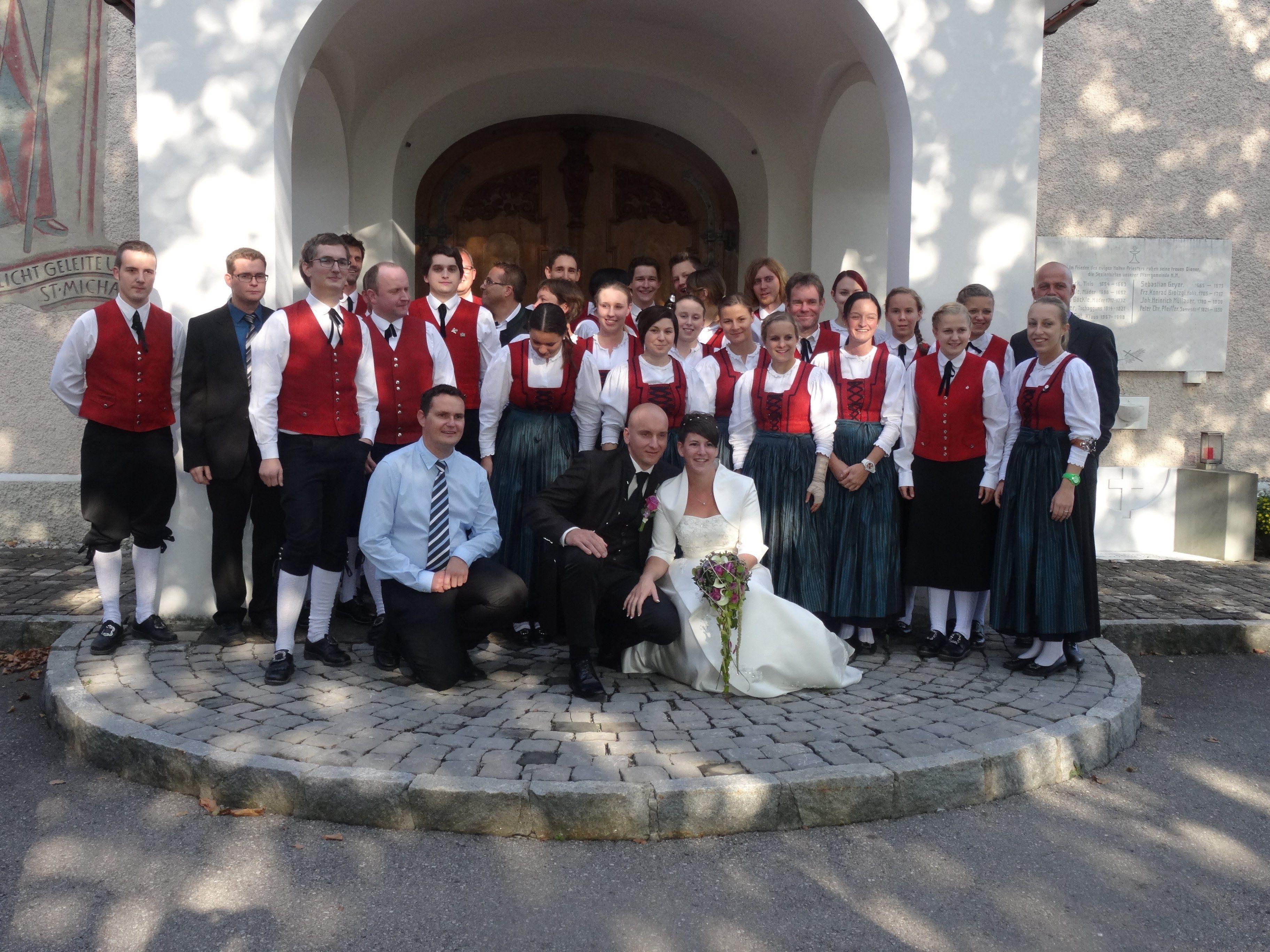Der Musikverein Harmonie Weiler und das glückliche Brautpaar